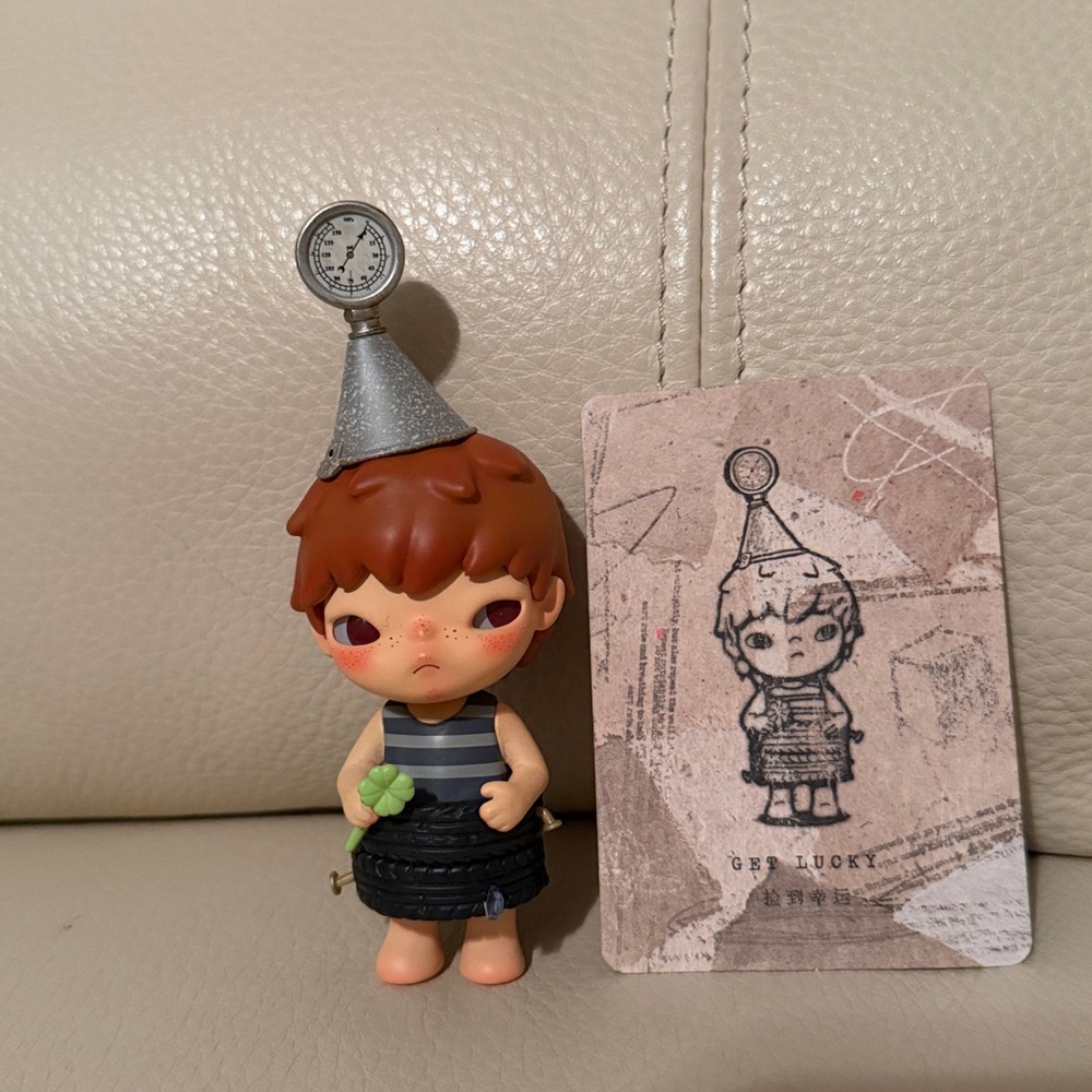 POP MART HIRONO FIGURINE
